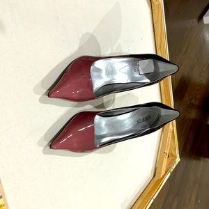 Guess women’s shoes size 10 in Pink multi color.